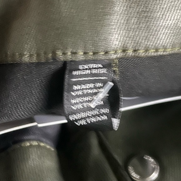 White House Black Market Pants - Picture 6 of 14